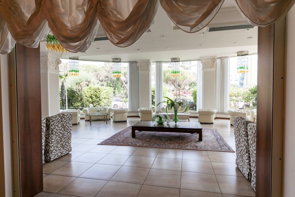 Hotel Grand Gallia 4*